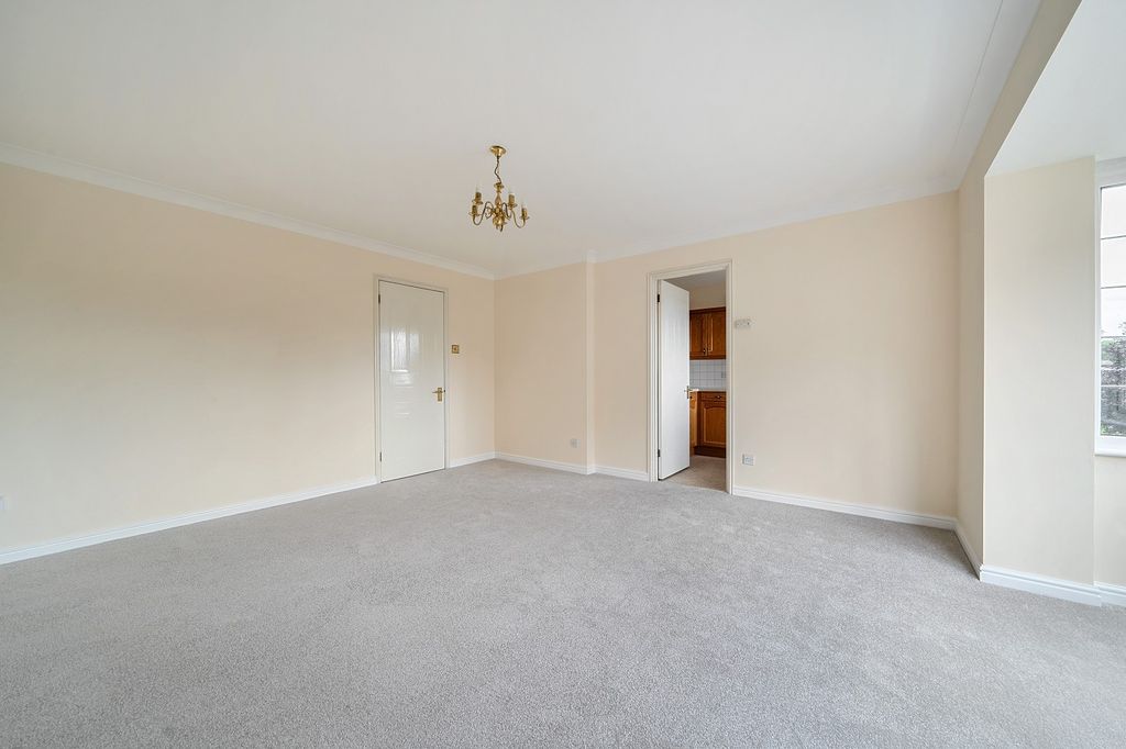 Property photo 3 of 11 Not Specified