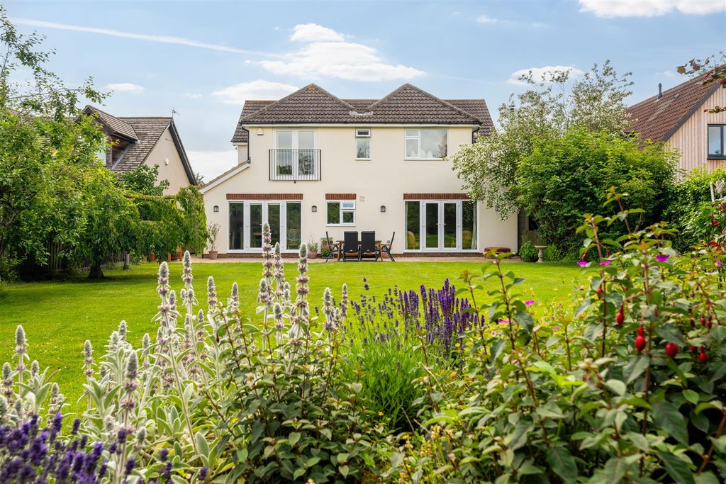 Property photo 3 of 32 260616 - 286 Kimbolton Road, Bedford - 32.Jpg
