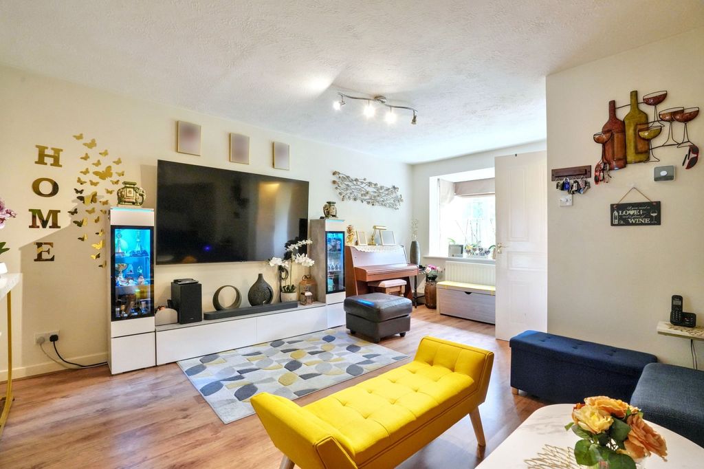 Property photo 2 of 19