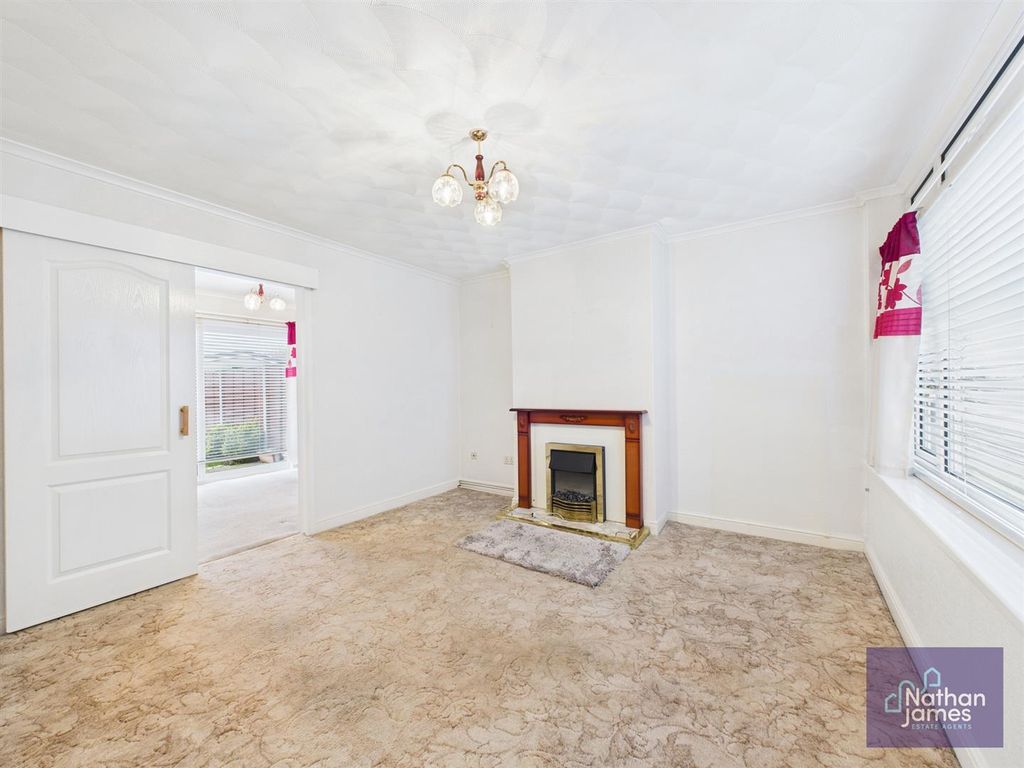 Property photo 3 of 16 Living Room