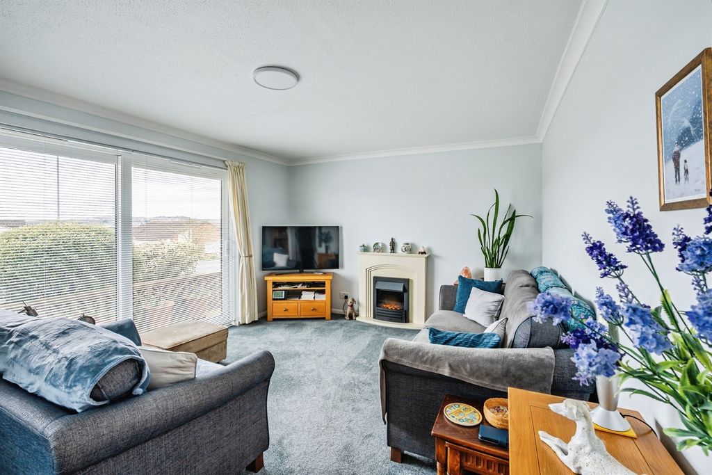 Property photo 3 of 14