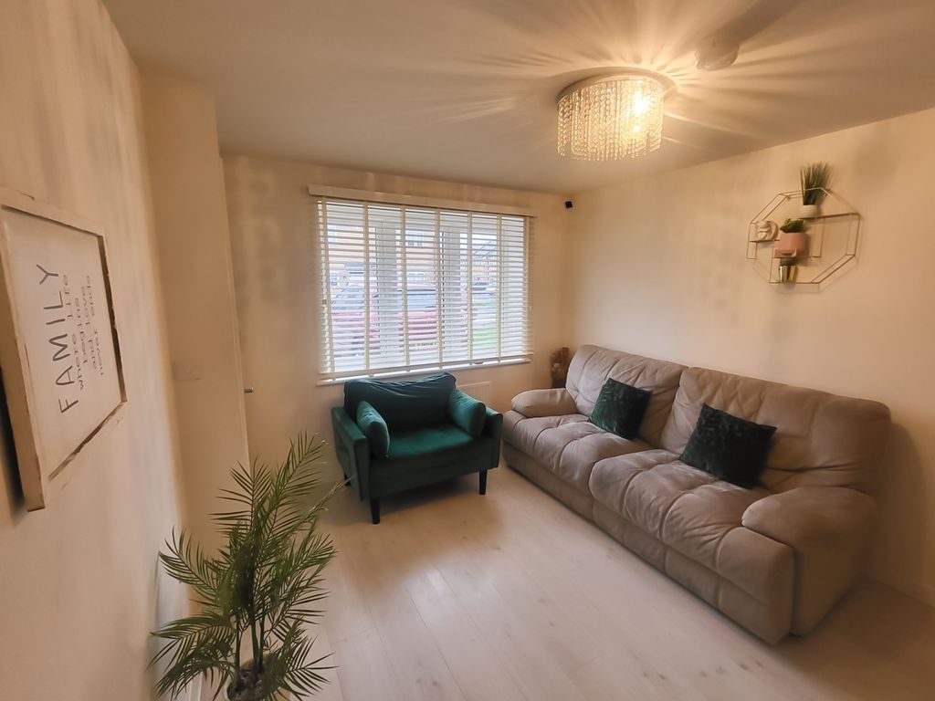 Property photo 2 of 8 Littlebeck Ewemove Hartlepool