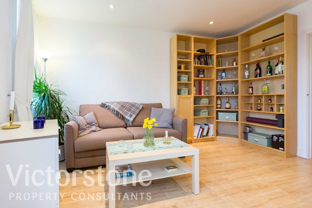 Property photo 3 of 10 4690752