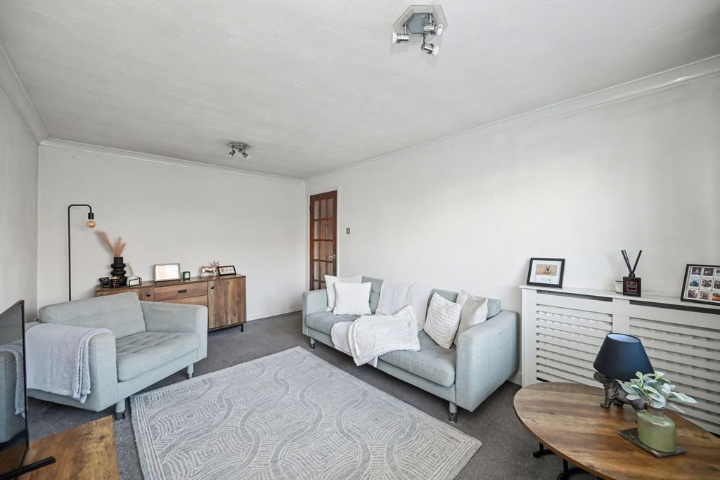 Property photo 3 of 16