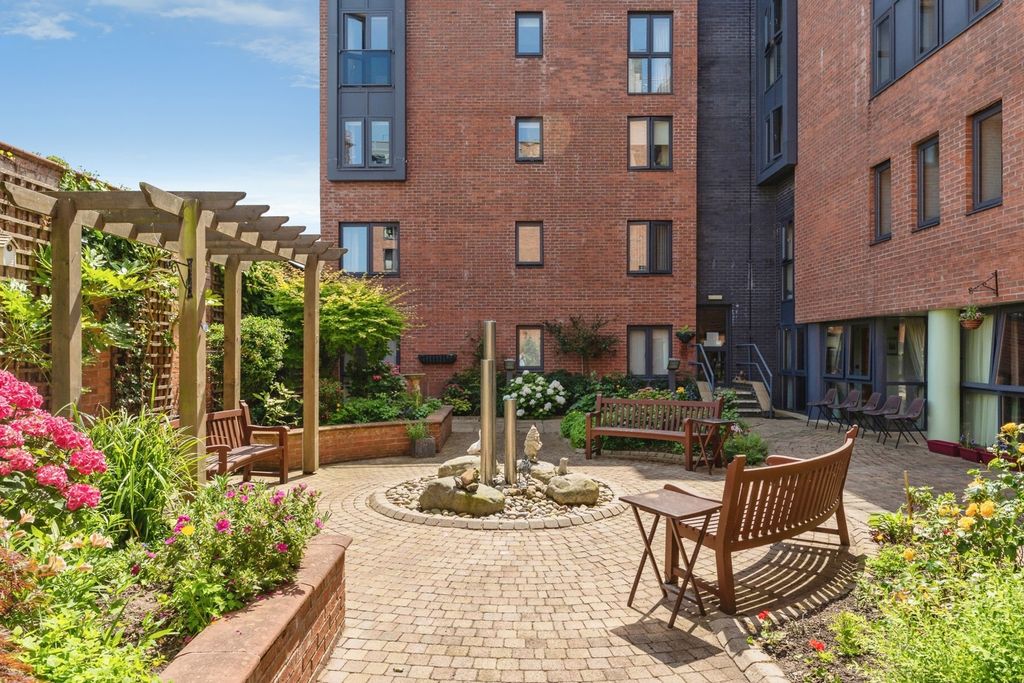 Property photo 1 of 24 Communal Garden