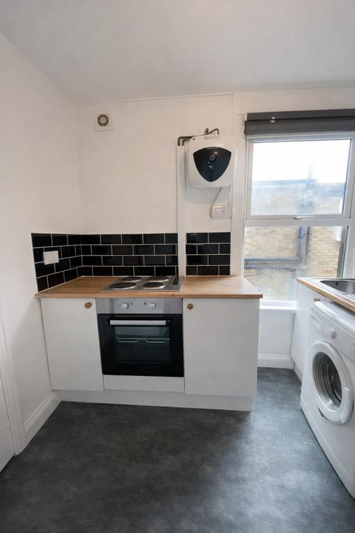 Property photo 3 of 5 Kitchen