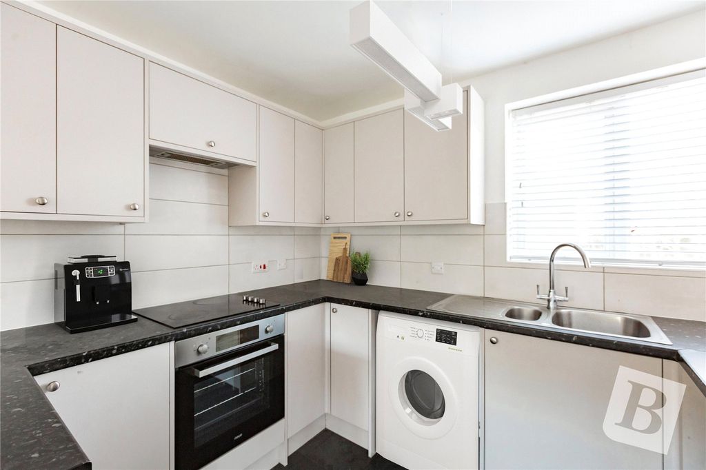 Property photo 3 of 13 Kitchen