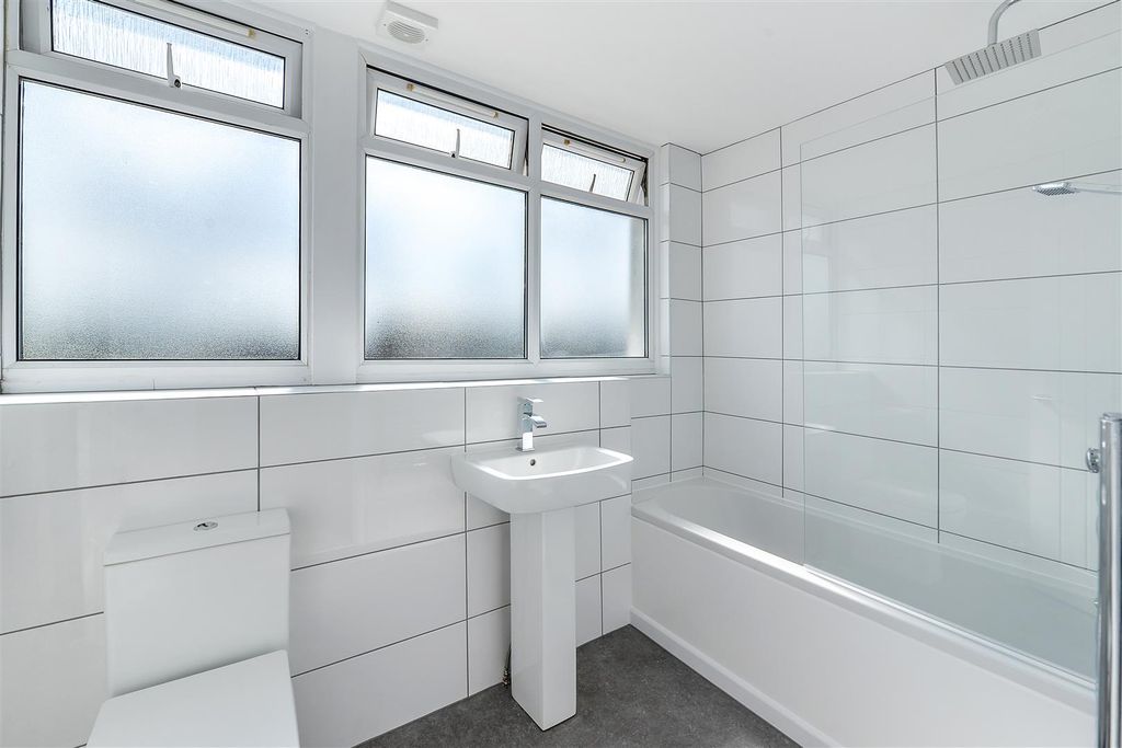 Additional image 11 of 3 bed flat for saleCastle Road, Maidstone ME16