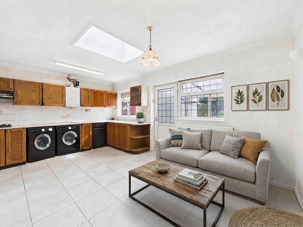 Property photo 2 of 22 Open-Plan Kitchen Living (Virtually Furnished)