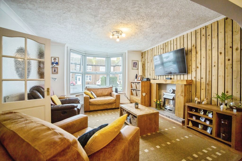 Property photo 2 of 16 Photo