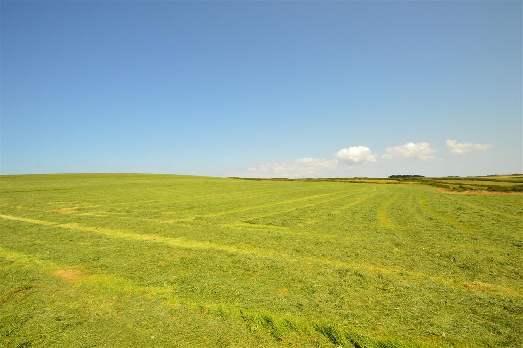 Property photo 3 of 7 Land