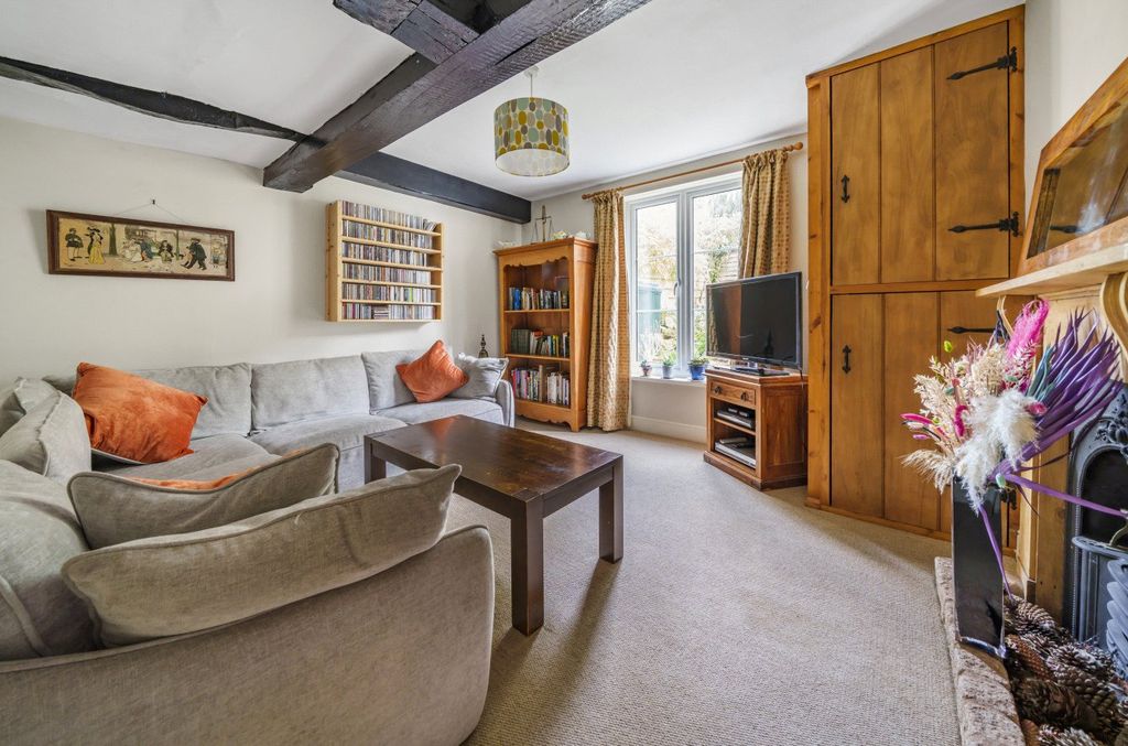 Property photo 3 of 11 Sitting Room