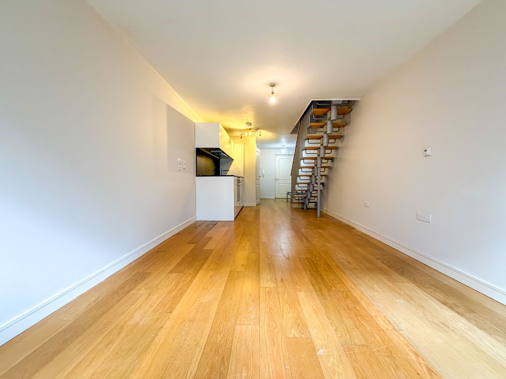 Property photo 1 of 12 Photo 10