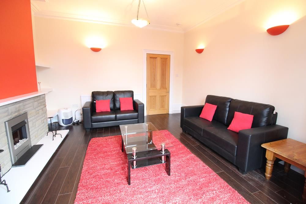 Property photo 1 of 9 Lounge 2