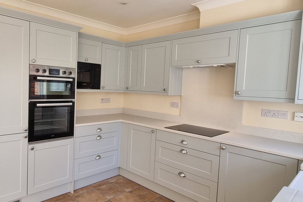 Property photo 2 of 9 Picture No. 32