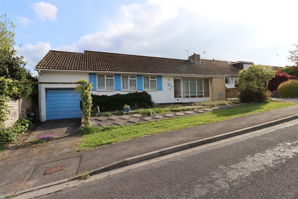 Property photo 1 of 12