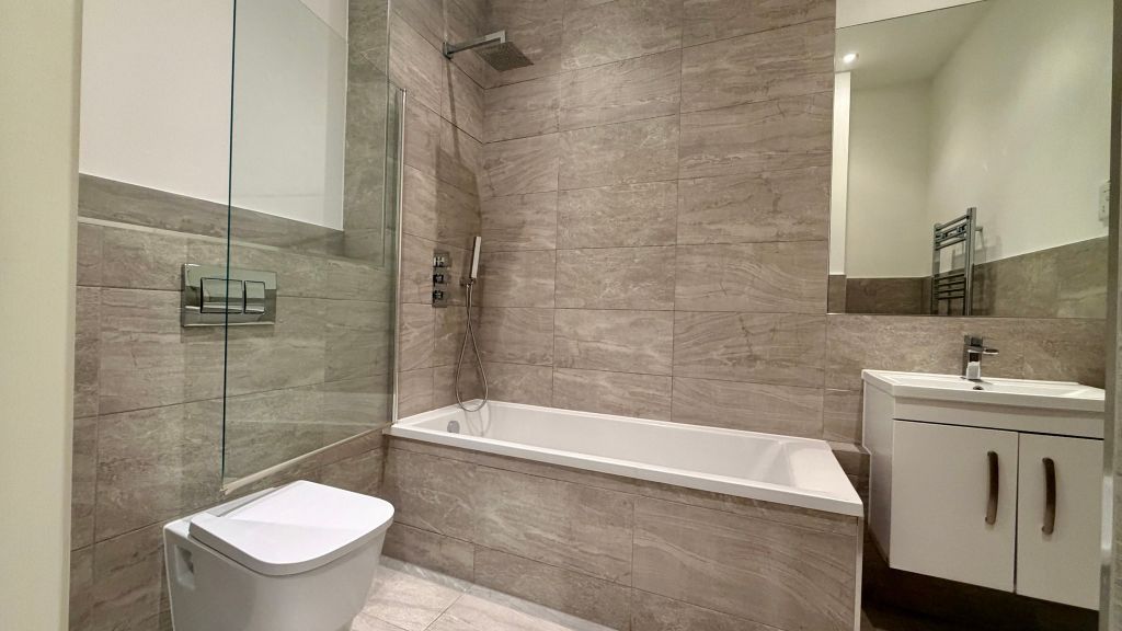 Property photo 3 of 12 Bathroom