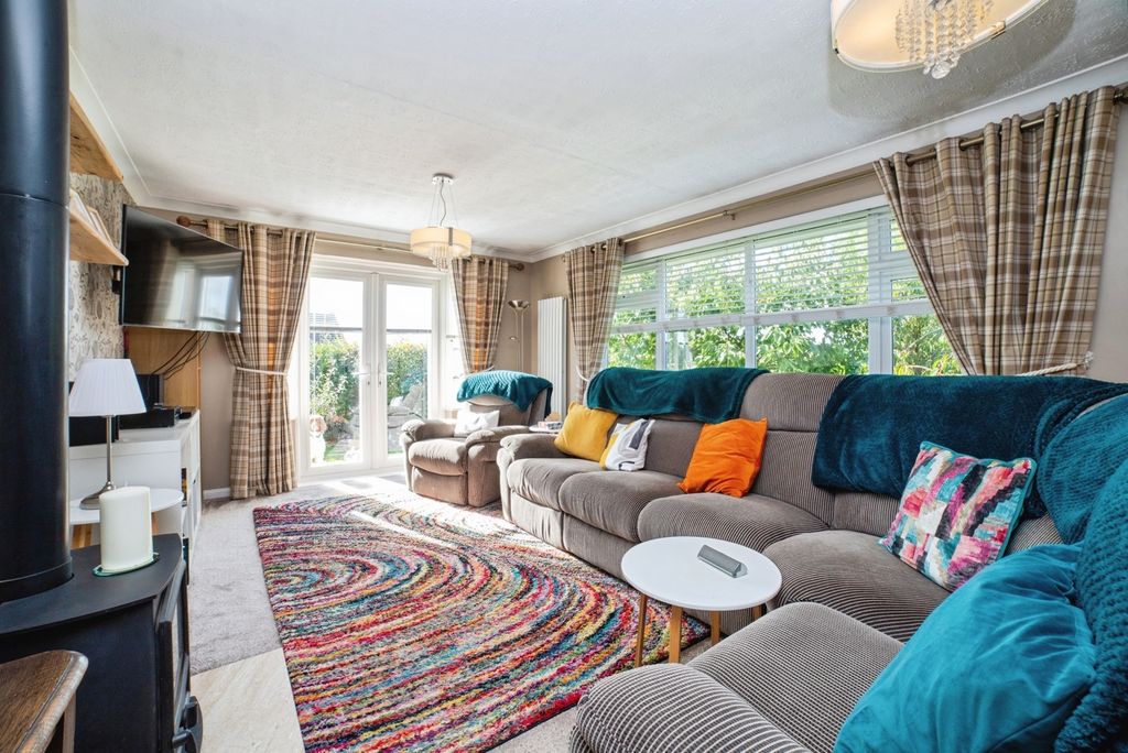 Property photo 3 of 20 Photo