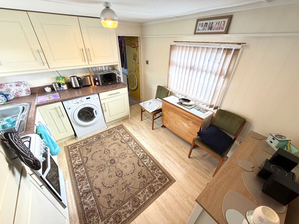 Property photo 3 of 13 Img_5293