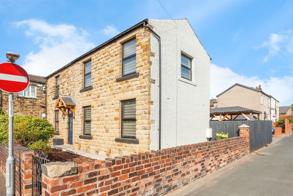 Property photo 1 of 17