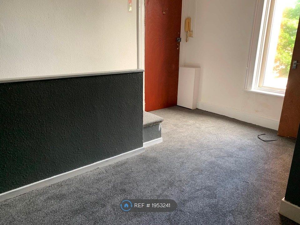 Property photo 2 of 7 Lounge Area