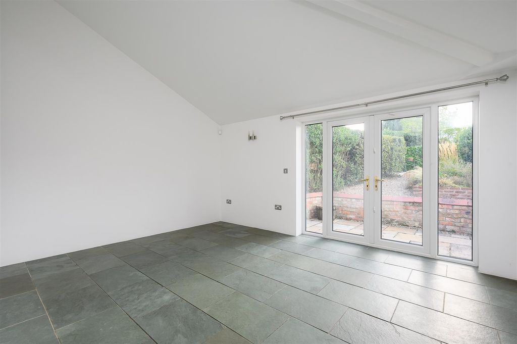 Property photo 3 of 26 Dining Room