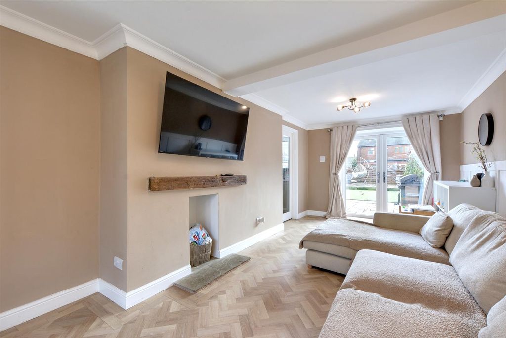 Property photo 3 of 14 Lounge_5.Jpeg