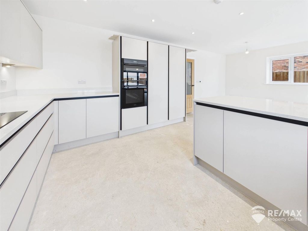 Additional image 10 of 4 bed detached house for saleOakley Gardens, Little Oakley, Harwich CO12