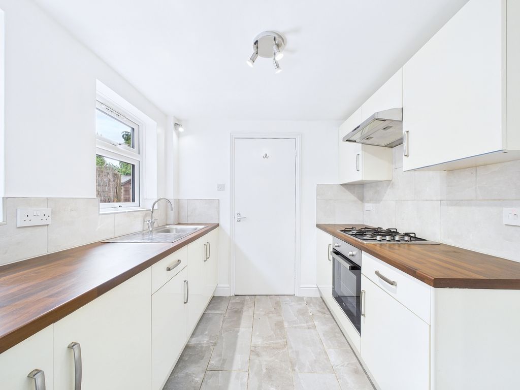 Property photo 2 of 10 Cam01909G0-Pr0411-Still003