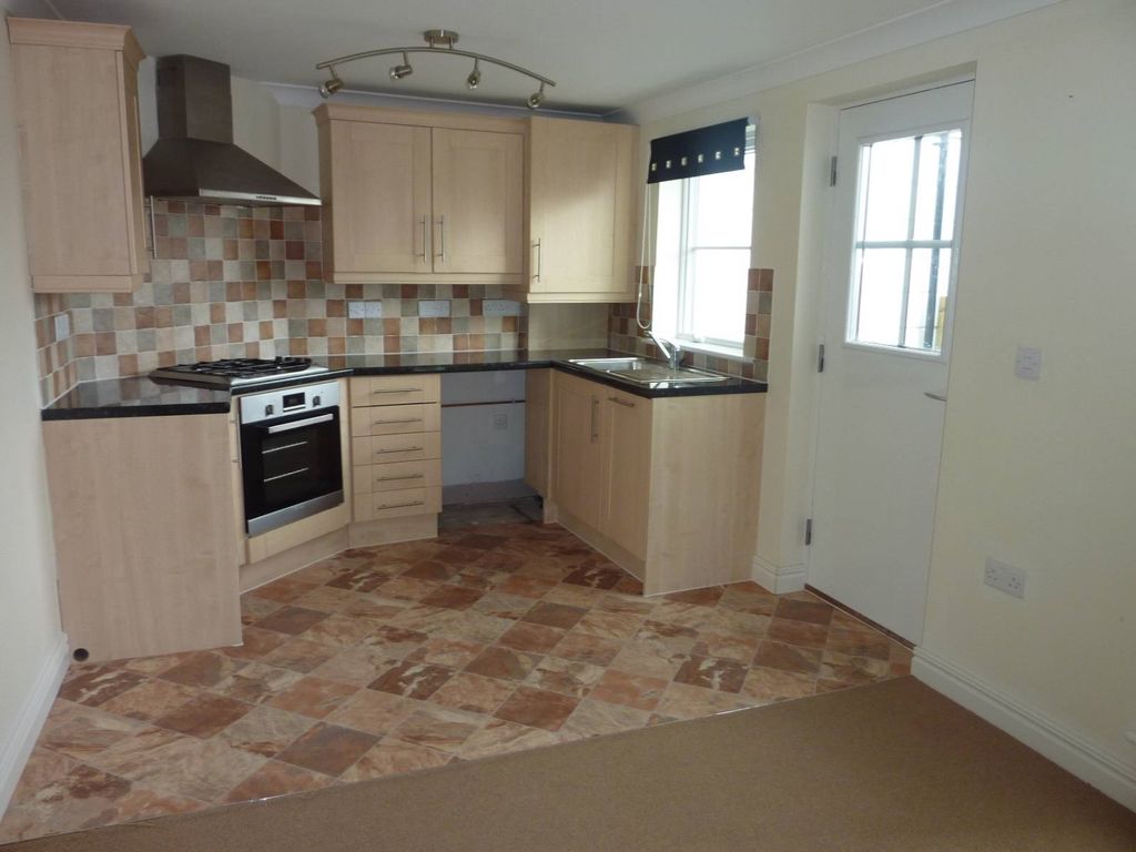 Property photo 2 of 8 Kitchen