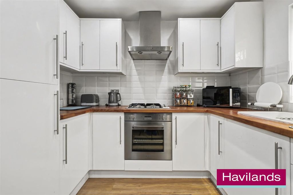 Property photo 2 of 12 Berkeley Gardens N21 2Bd-1.Jpg