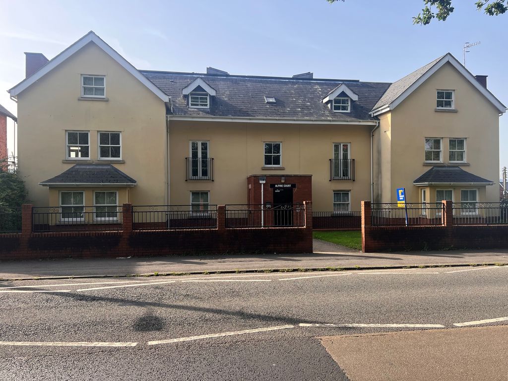 Property photo 1 of 8 External