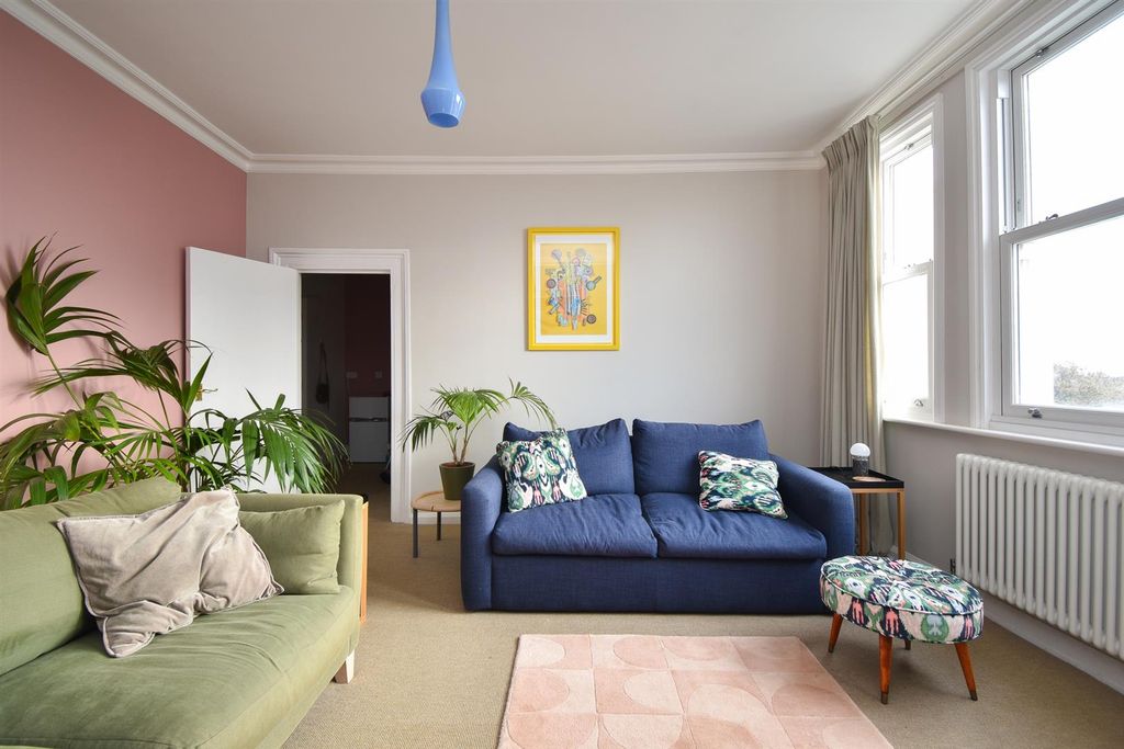 Property photo 2 of 12 Living Space