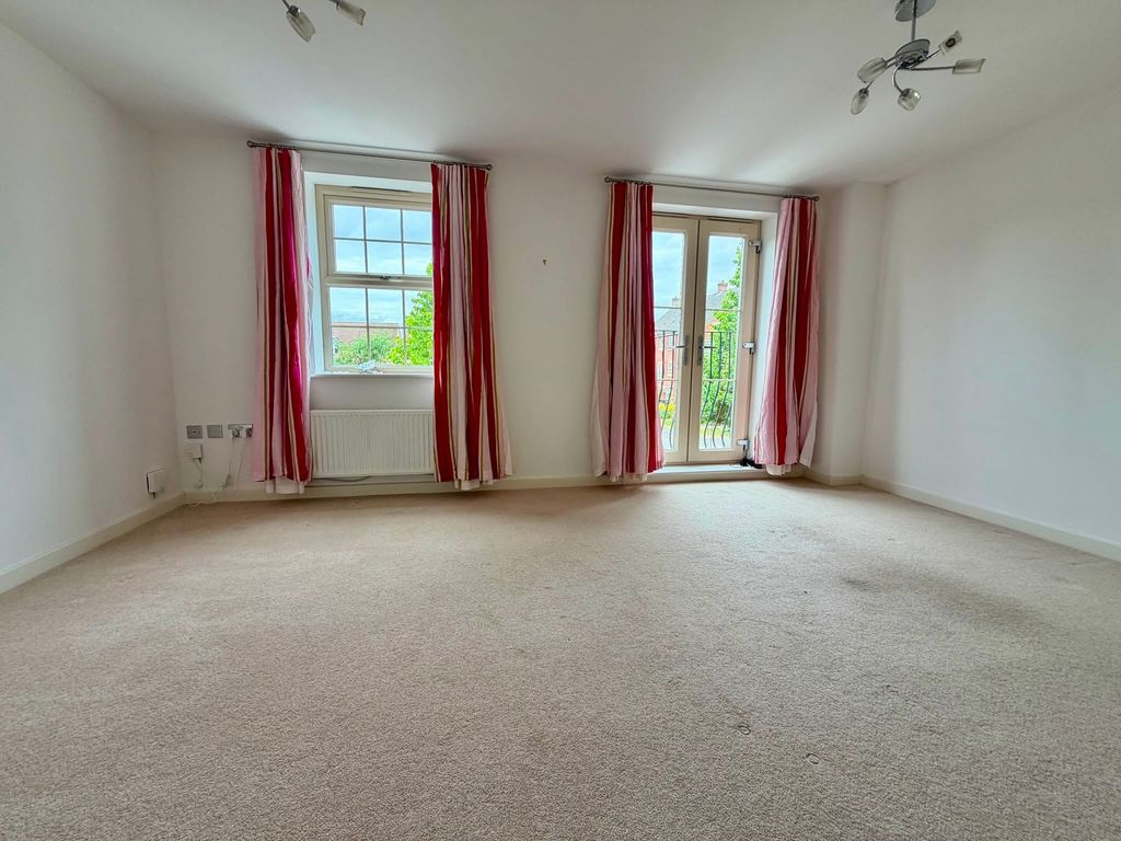 Property photo 3 of 23