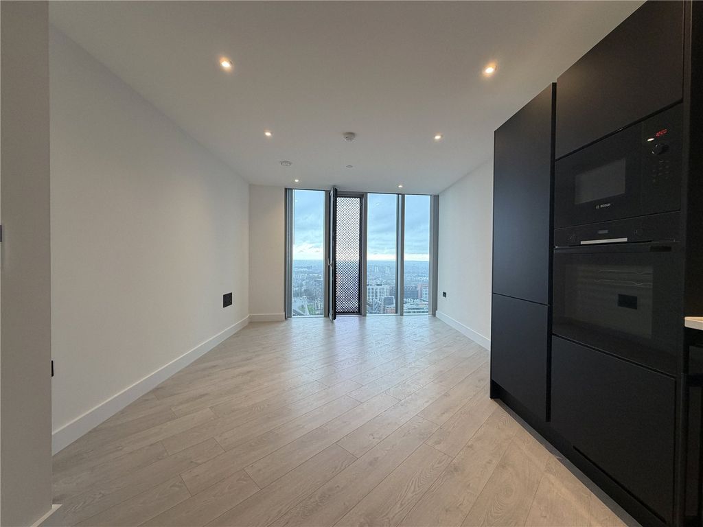 Property photo 1 of 25 Living Room