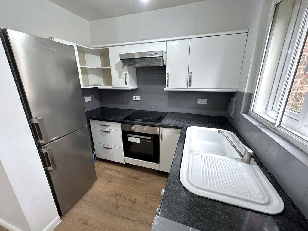 Property photo 3 of 5 Kitchen