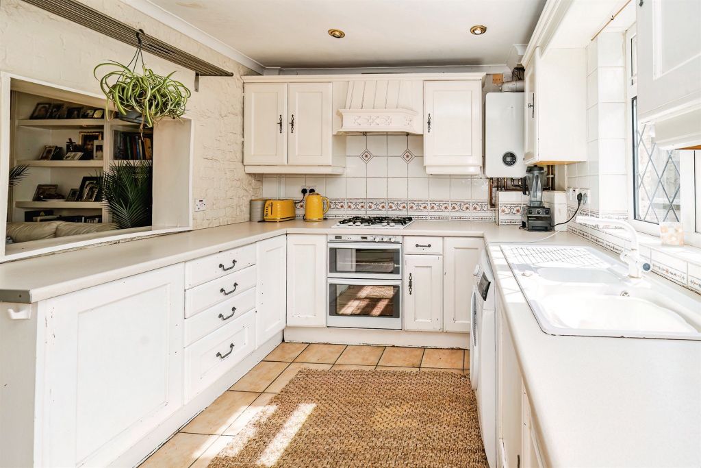 Property photo 2 of 17