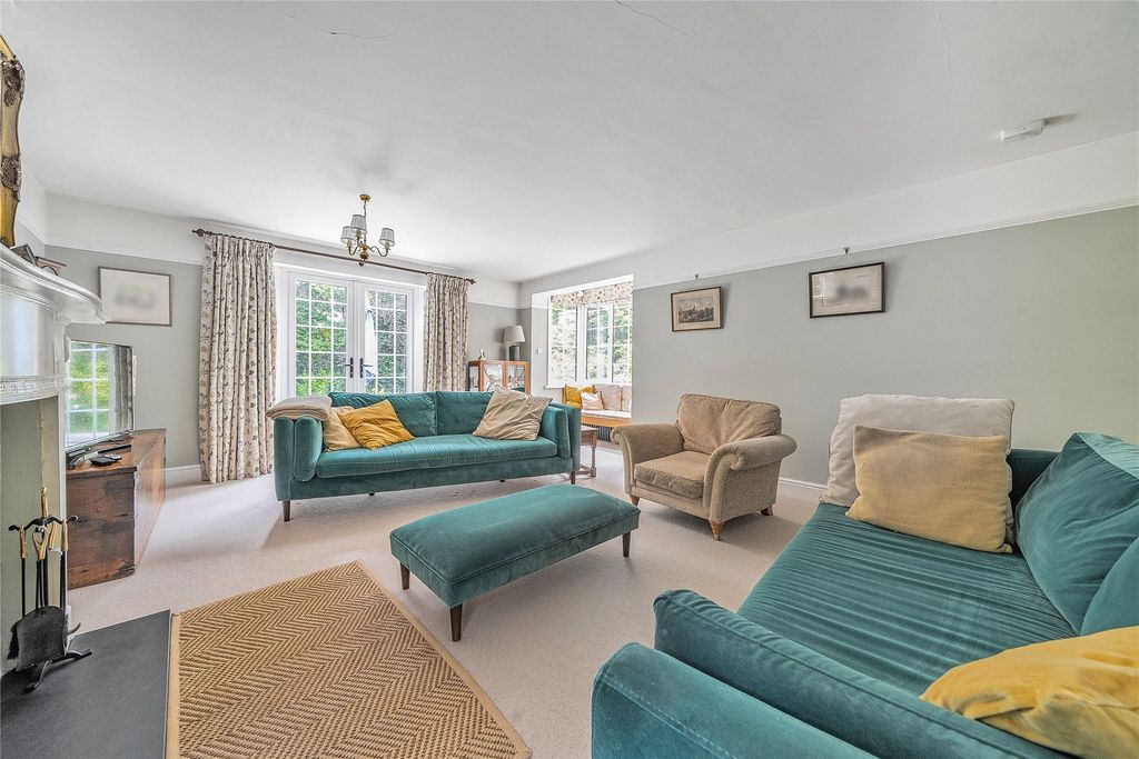 Property photo 2 of 14 Sitting Room