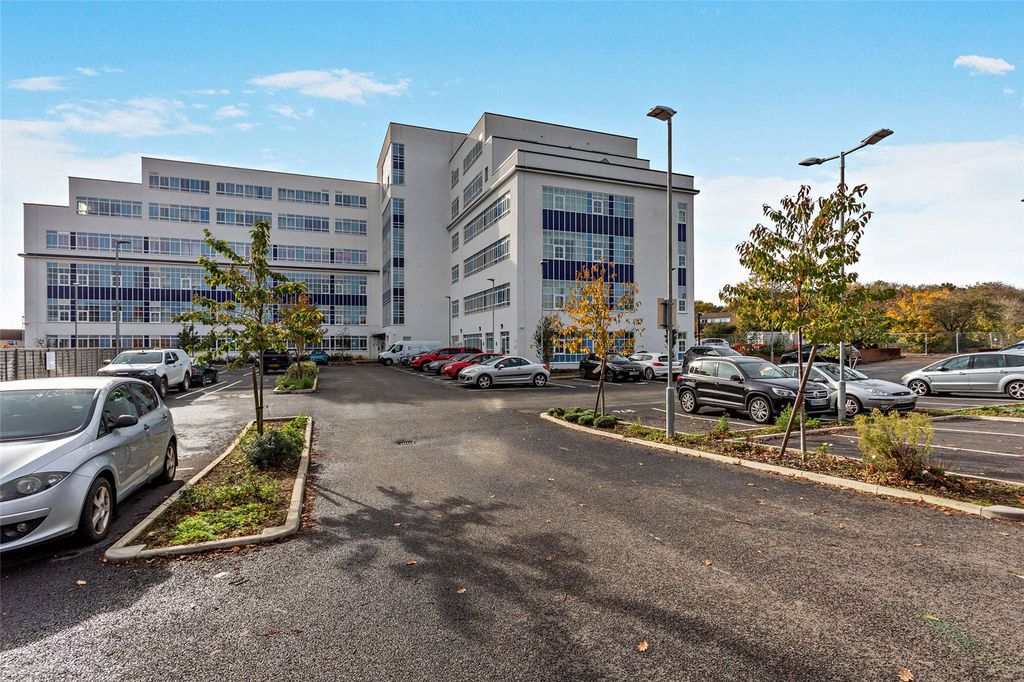 Property photo 3 of 6 Picture No. 14