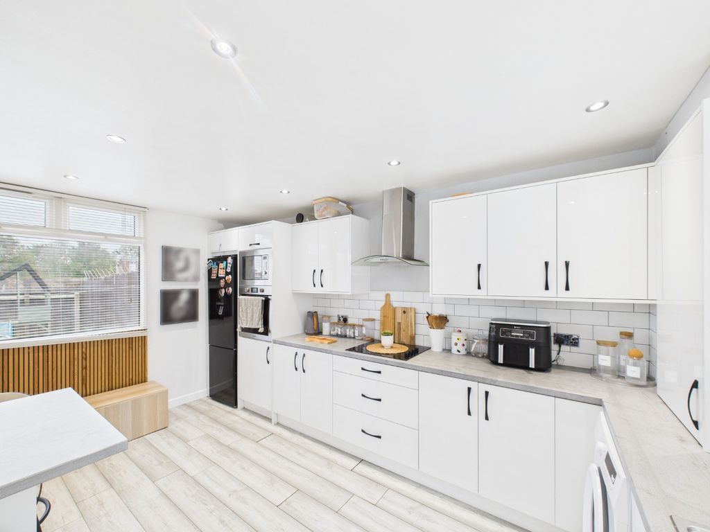 Property photo 2 of 20 4502786