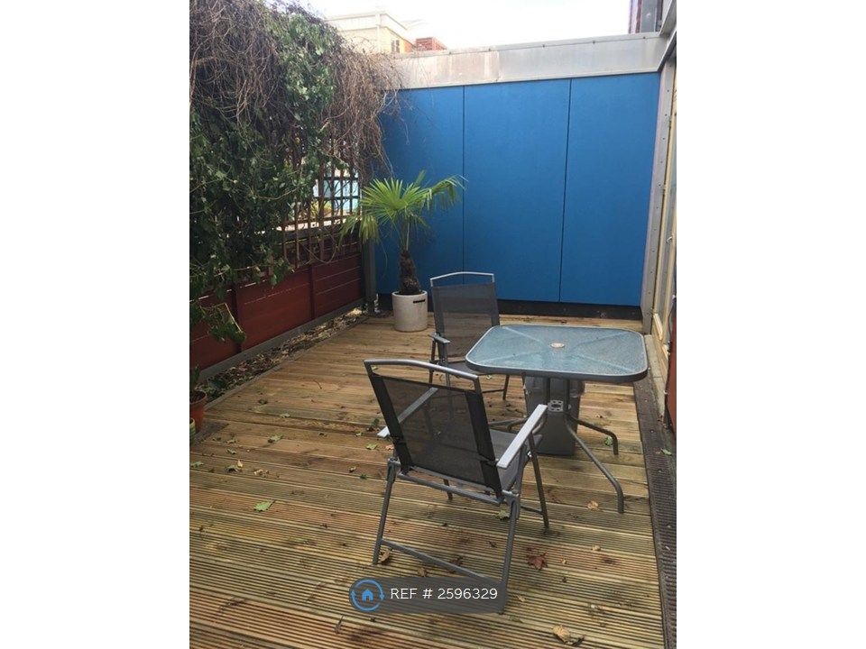Property photo 3 of 10 Terrace