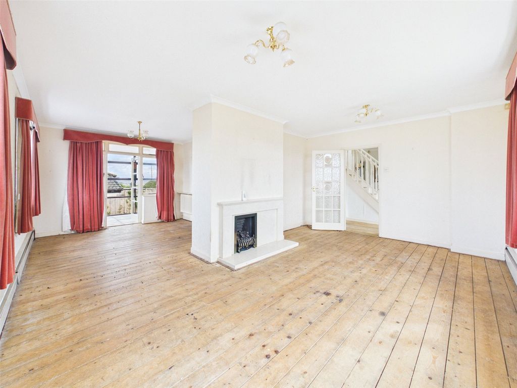 Property photo 3 of 38 Picture No. 25