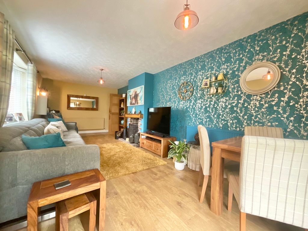 Property photo 2 of 35