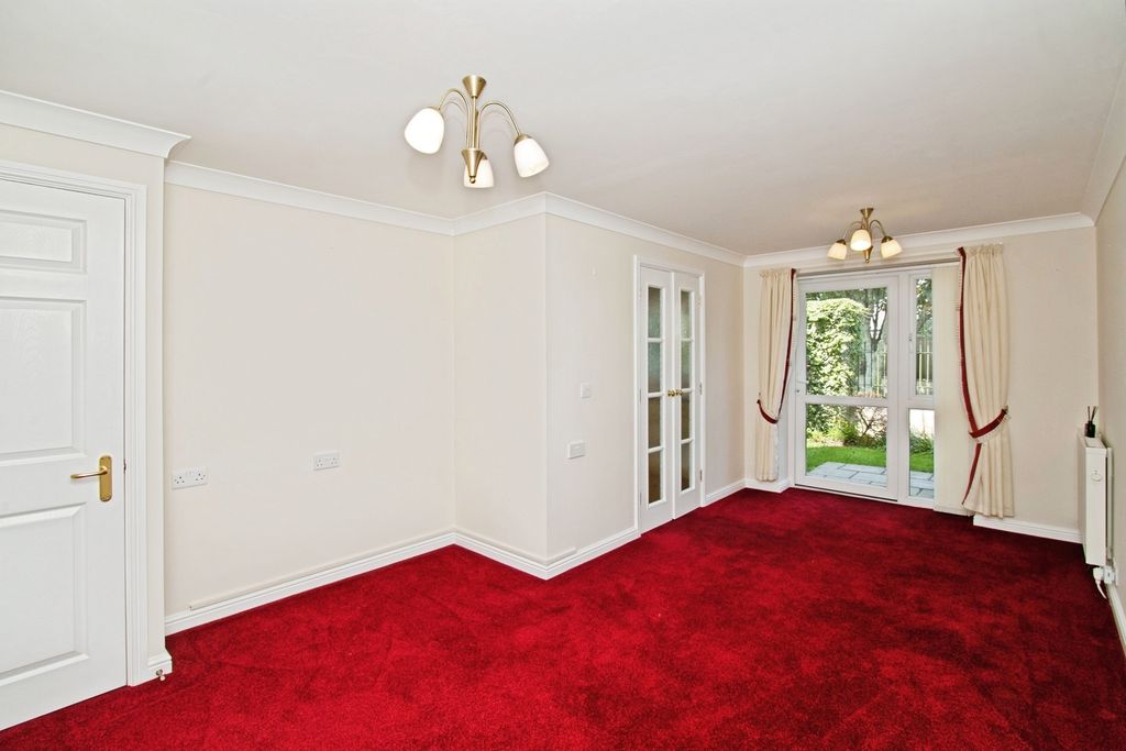 Property photo 2 of 10 Lounge