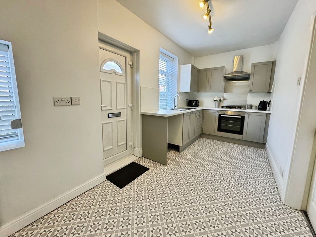 Property photo 3 of 7 Photo 5