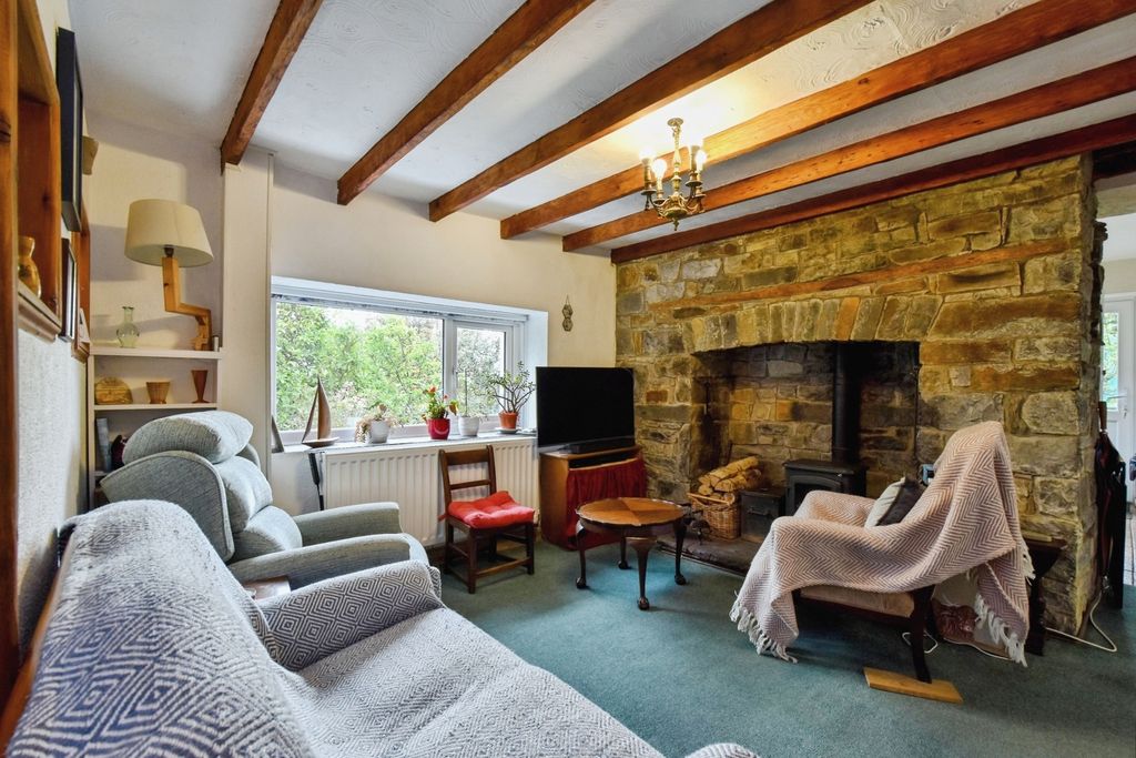 Property photo 3 of 17 Photo