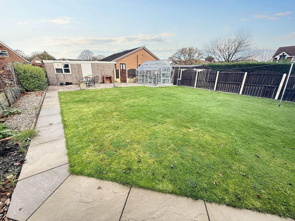 Property photo 2 of 20