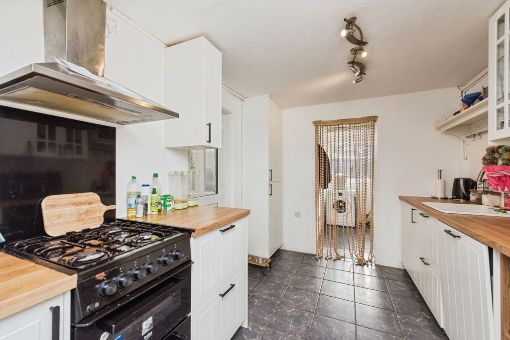 Property photo 3 of 24 Pbox-Img.Jpg