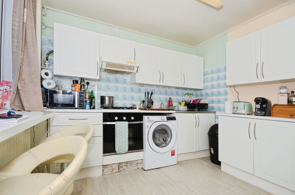 Property photo 2 of 16
