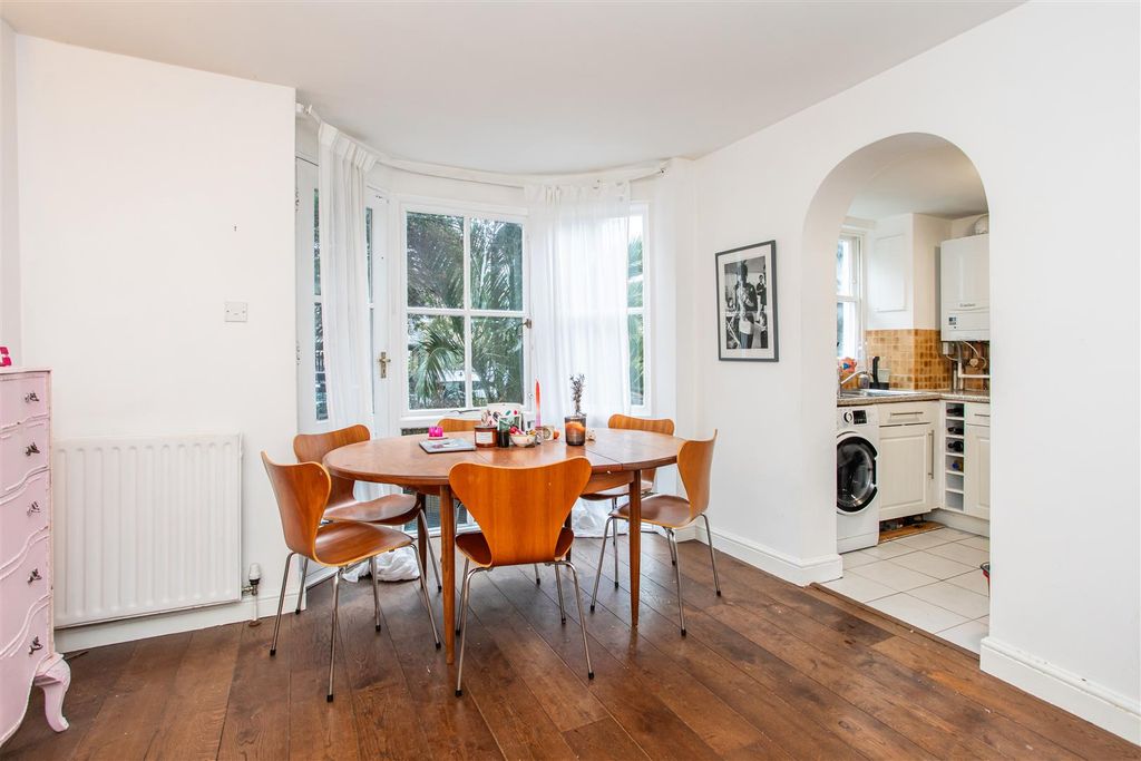 Property photo 2 of 11 Reception